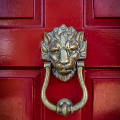 door knocker