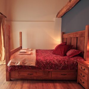 The Norfolk Farmhouse Barn - King Size Bedroom