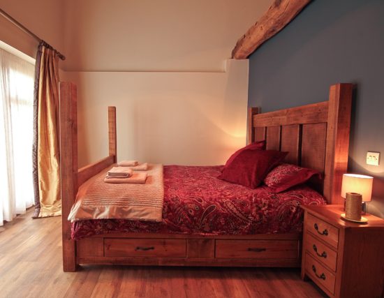 The Norfolk Farmhouse Barn - King Size Bedroom