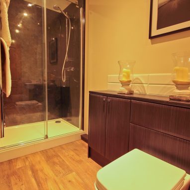 The Norfolk Farmhouse Barn - King Size Bedroom ensuite